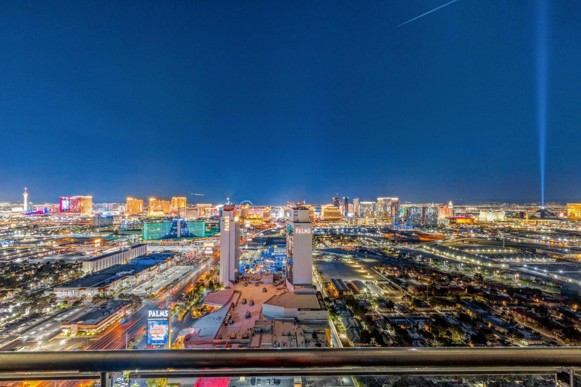 Palms Place Hotel By Zelloo Las Vegas Bagian luar foto