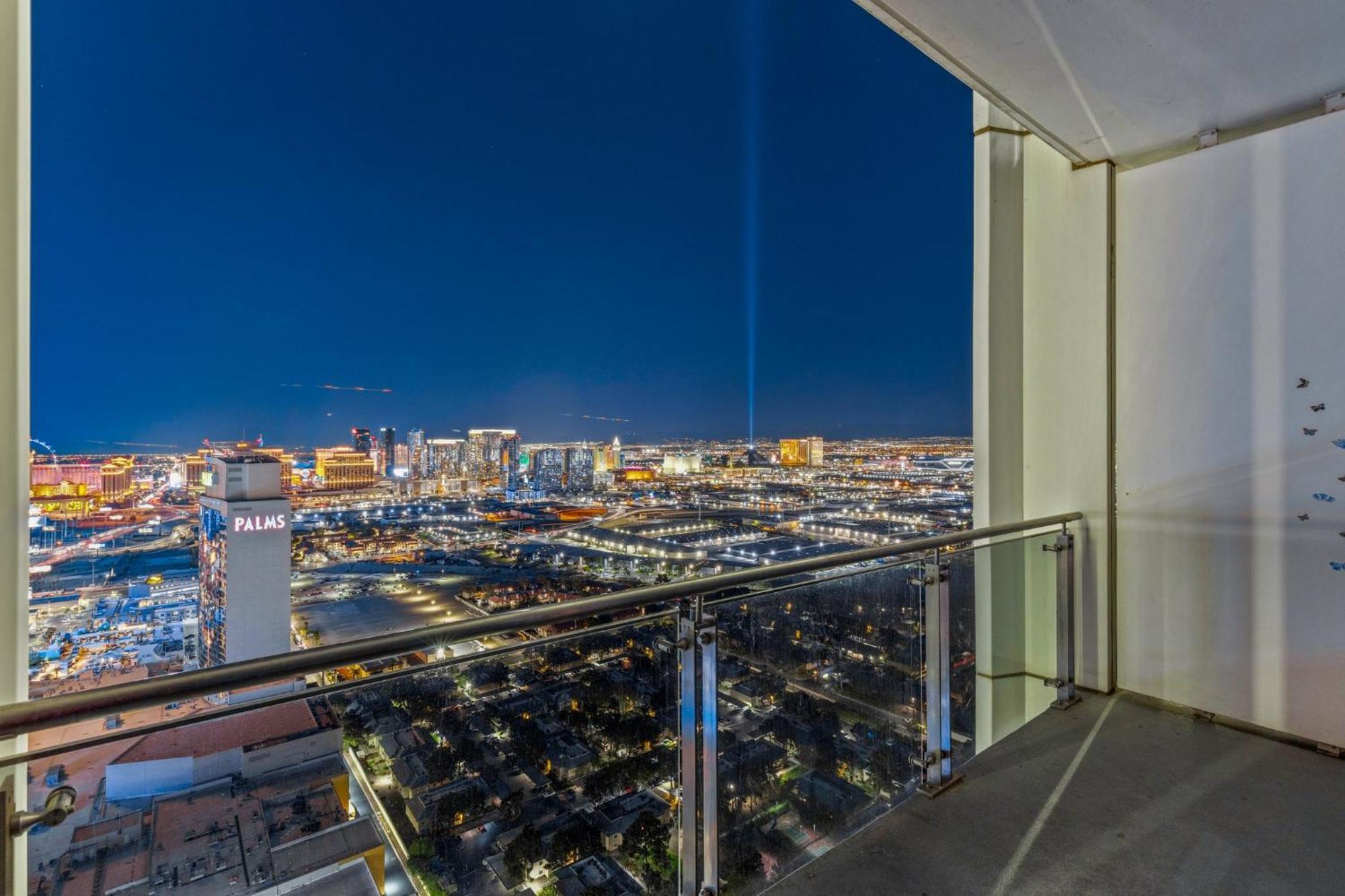 Palms Place Hotel By Zelloo Las Vegas Bagian luar foto