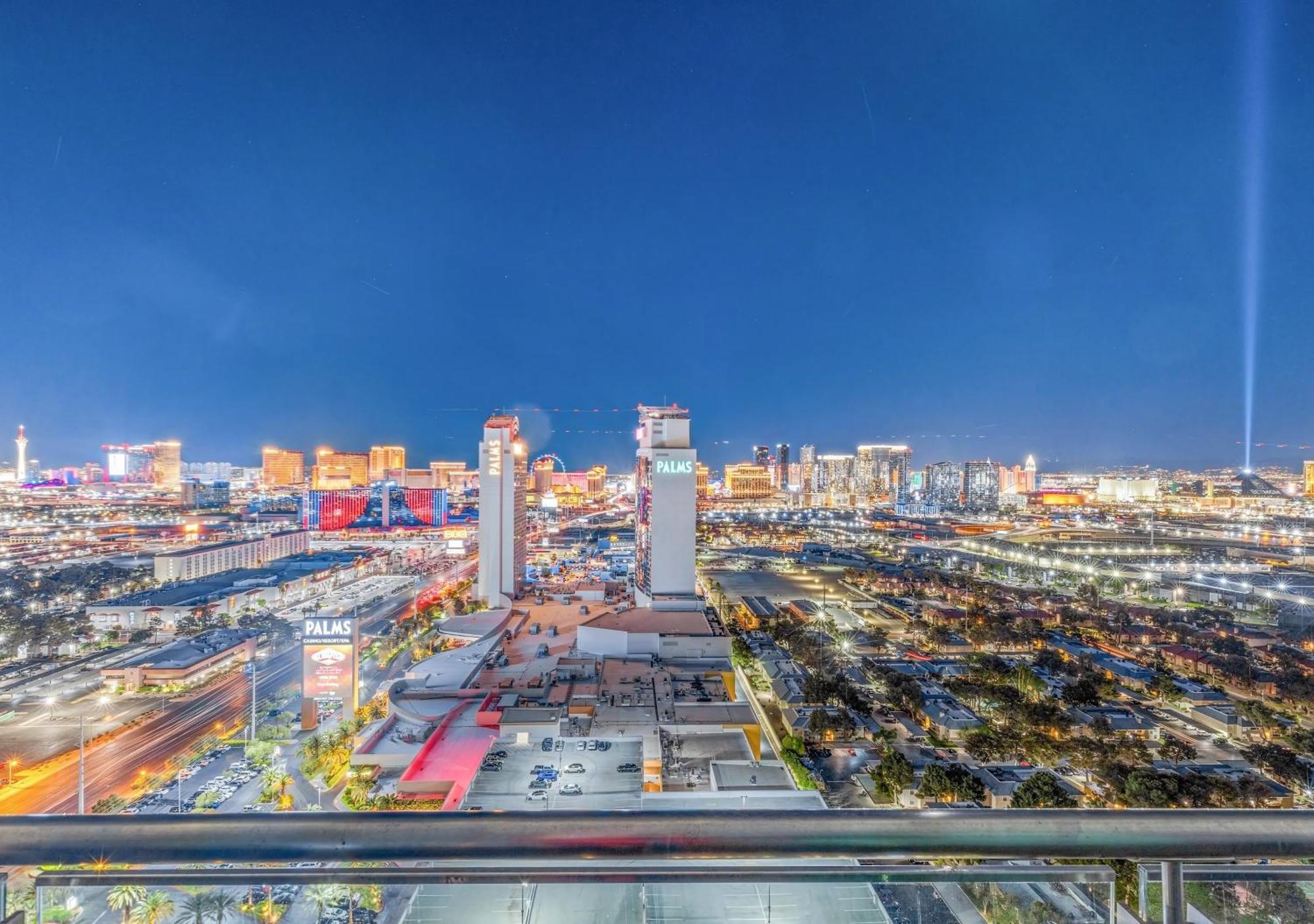 Palms Place Hotel By Zelloo Las Vegas Bagian luar foto