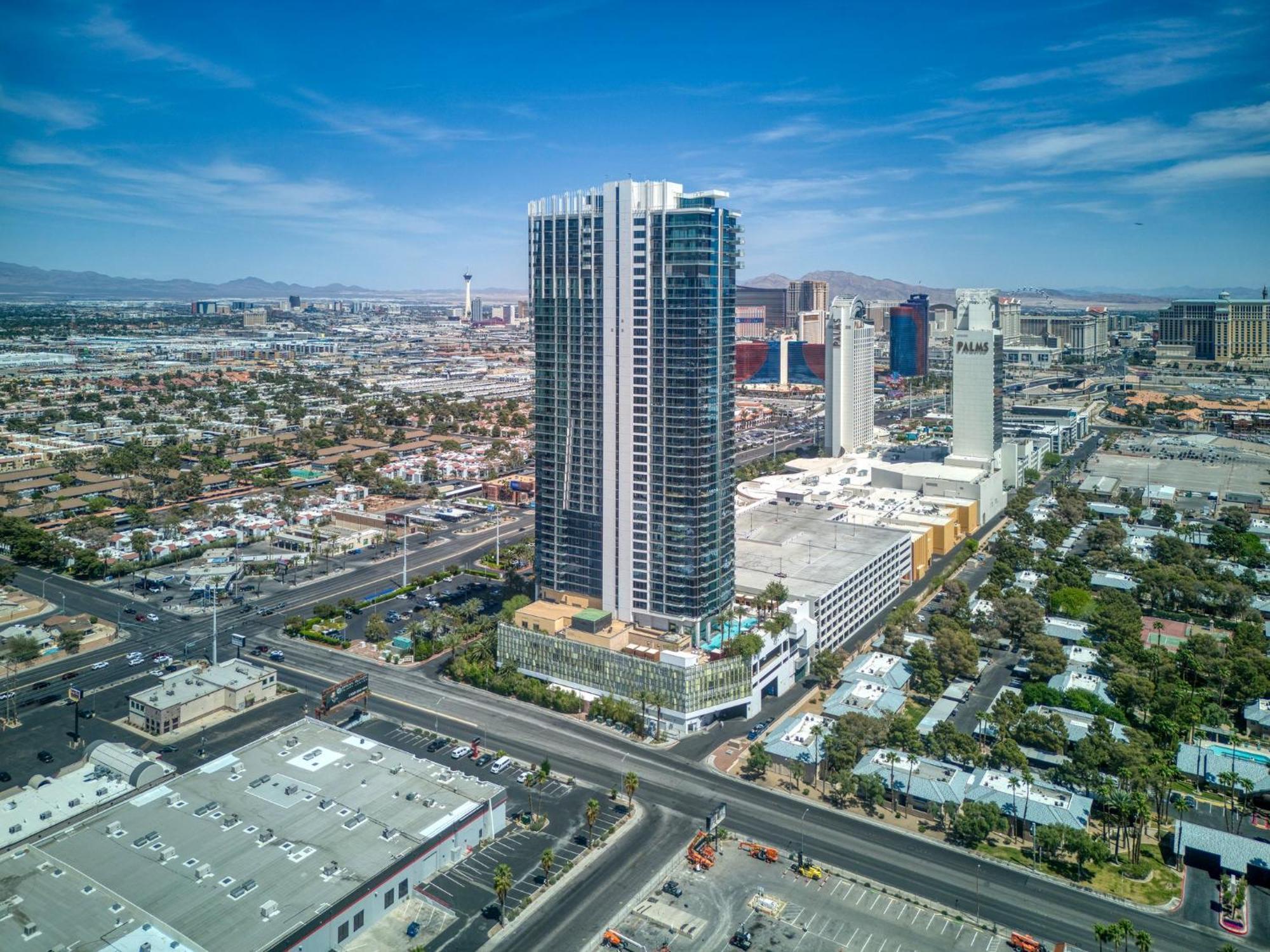 Palms Place Hotel By Zelloo Las Vegas Bagian luar foto