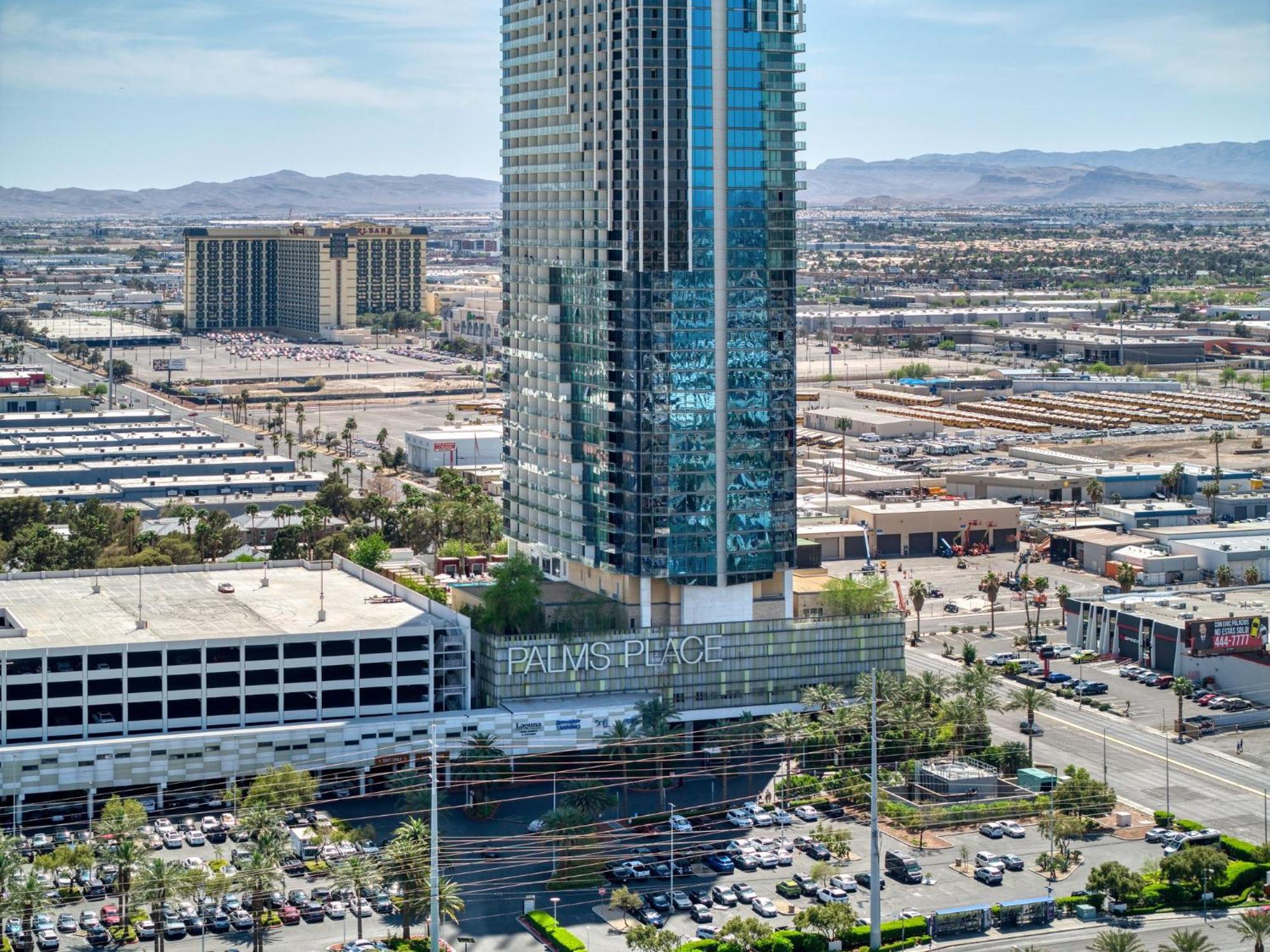 Palms Place Hotel By Zelloo Las Vegas Bagian luar foto